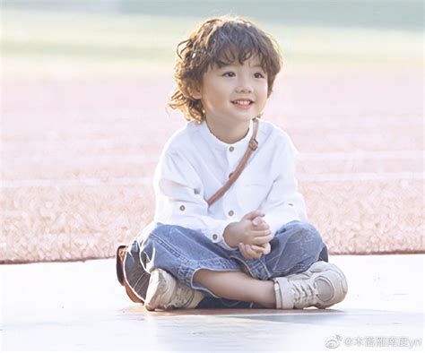 Unforgettable Love cdrama #LennonSun #孙思程 He Wei Fei / Xiao Bao | Cute kids photos, Cute baby ...