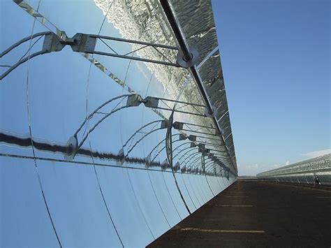 Solana will implement concentrating solar plant technology using parabolic trough mirrors. Watch ...