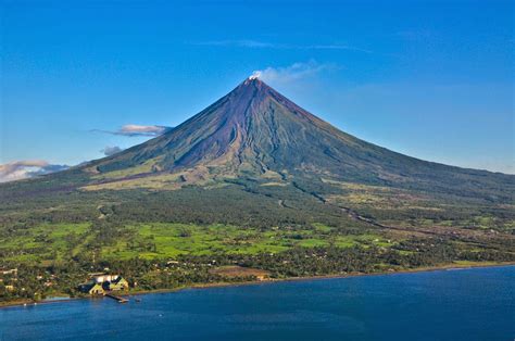 Paradise Beauty: Mt. Mayon, Albay, Philippines