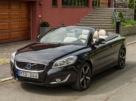 VOLVO C70 - Review and photos