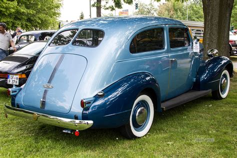 1937 Pontiac Deluxe Six Sedan (rear view) | Post Vintage | Paledog Photo Collection