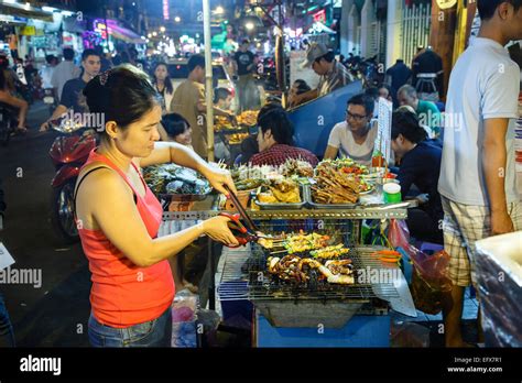 Food stall at Bui Vien Street in Pham Ngu Lao District, Ho Chi Minh City (Saigon), Vietnam Stock ...