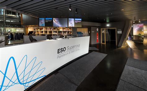 Reception at the ESO Supernova | ESO Supernova