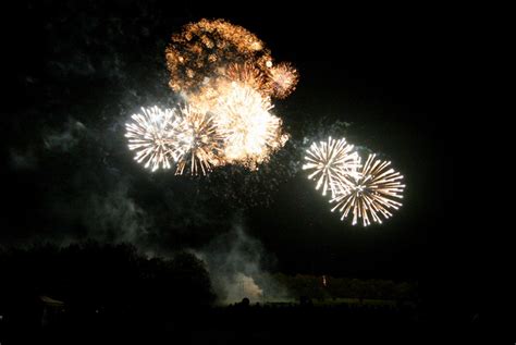 Dragon Fireworks - wedding firework displays based out of Surrey