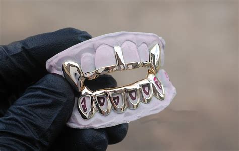 Premium Bottom Teeth Grillz Helps Enhance Your Look