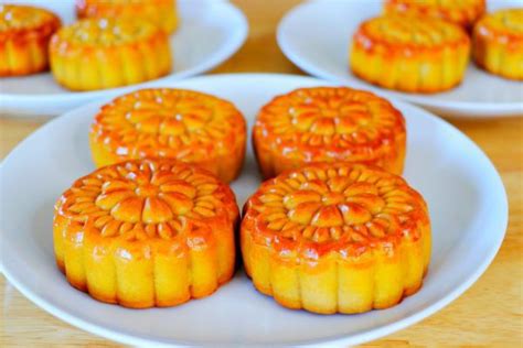 CiCiLi.tv - Red Lotus Seed Paste Mooncakes Recipe!