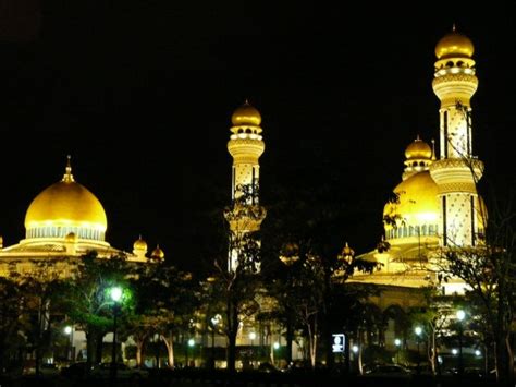 Brunei - Land of Mosques and Inedible Goo - Ali's Adventures