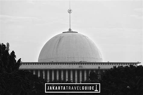 Visiting Istiqlal Mosque (Masjid Istiqlal) in Jakarta - Jakarta Travel Guide