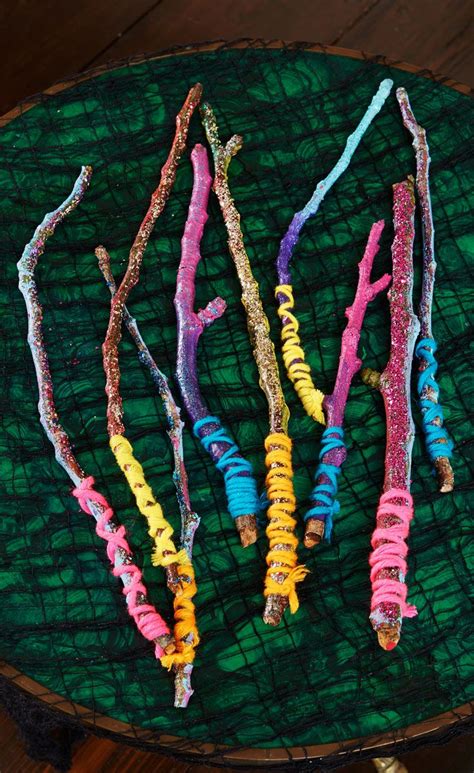 These wizard wands are SO easy to make. If you're little one is dressing up with a Harry Potter ...