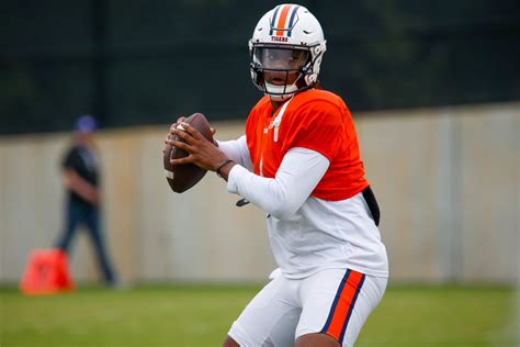 GALLERY: Photos from Auburn football's Monday practice - Sports Illustrated Auburn Tigers News ...