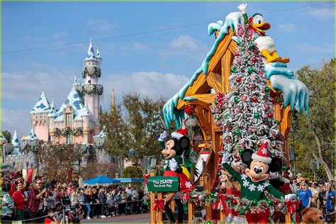 ABC's Disney Magical Christmas Day Parade 2022 - Full Performers & Songs Lineup Revealed!: Photo ...