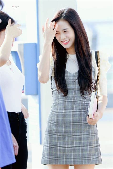 Blackpink Jisoo Airport Fashion - Official Korean Fashion