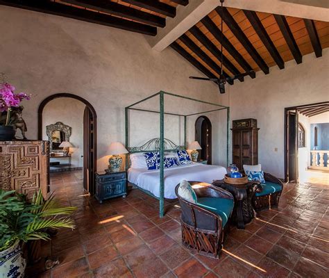 A beautiful Mexican hacienda bedroom | Hacienda style homes, Hacienda ...