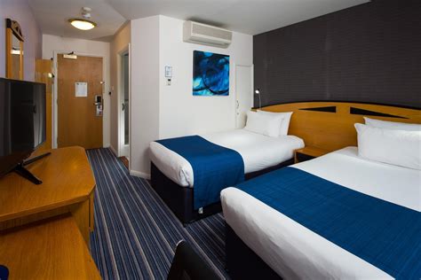 Holiday Inn Express Bristol City Centre Hotel - Deals, Photos & Reviews