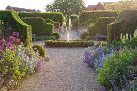 Gardens to visit: Arundel Castle - The English Garden