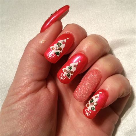 Nailways: HOW TO MAKE: A CHRISTMAS TREE NAIL ART