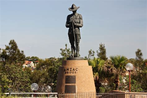 Sydney - City and Suburbs: Anzac Bridge, Anzac Memorial, Anzac Day