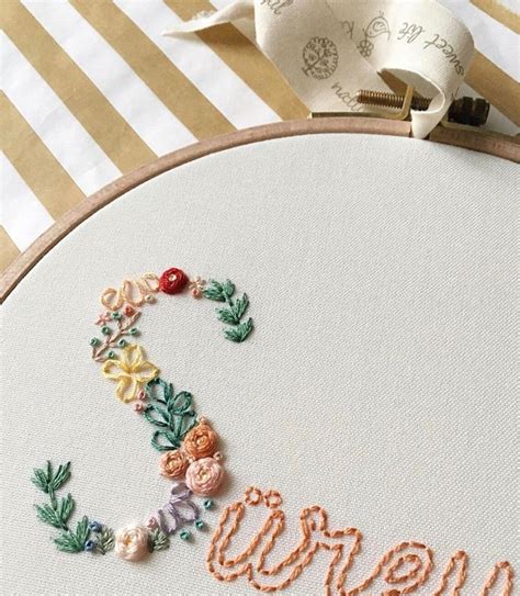 Custom Monogram Floral Embroidery Hoop Art. Name Embroidery - Etsy