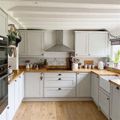 @howdensjoinery shared a photo on Instagram: “Solid wood worktops and a ...