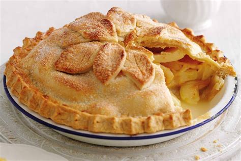 Mary Berry's Cookery Course: double-crust apple pie recipe (With images) | Berries recipes, Mary ...