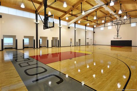 Inside-Michael-Jordan-House-13