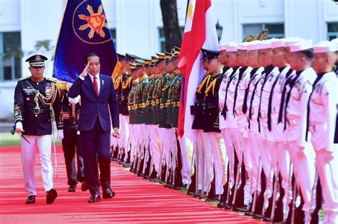 Sekretariat Kabinet Republik Indonesia | Tiba di Istana Malacañang, Presiden Jokowi Disambut ...