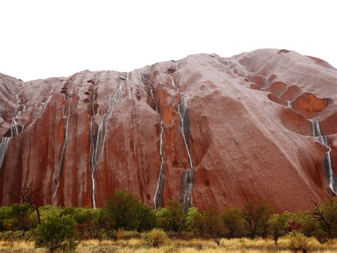 Record-breaking Christmas storm in Australia's Uluru national park ...