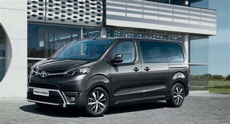 Toyota Proace Hire - 9 Seat Minibus Hire