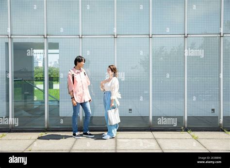 Japanese university students at the campus Stock Photo - Alamy