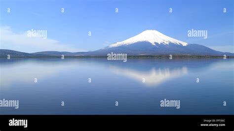 view of Mount Fuji with mirror reflection in lake Stock Photo - Alamy