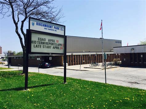 Anti-Semitic graffiti discovered at Scarborough school, Toronto police investigating