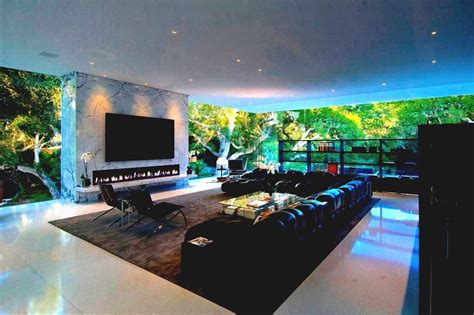 Amazing Mansion Living Room (Location unknown) [1136x757] : r/RoomPorn