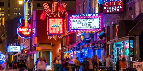 Beale Street Memphis Nightlife | Marriott Bonvoy Traveler