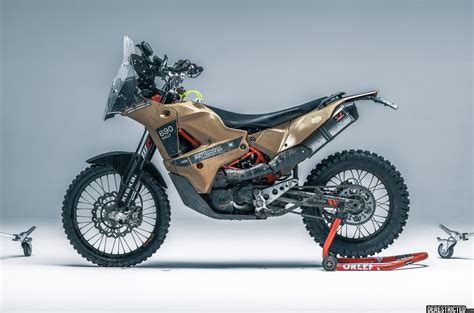 KTM 690 Enduro – Rally Custom from Rafael Gorski | DERESTRICTED