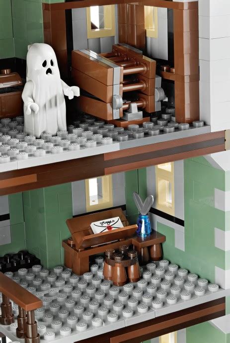 LEGO Haunted House Set - GeekAlerts