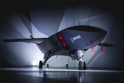 Boeing’s new autonomous fighter jet has a pop-off, swappable nose