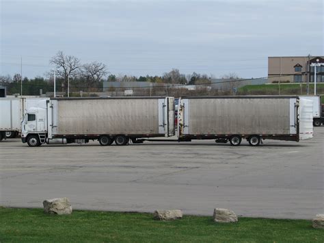 Freightliner Argosy car hauler - a photo on Flickriver