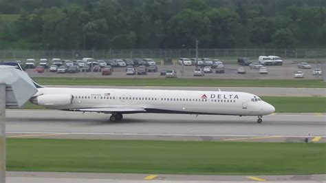 Delta MD-88 Takeoff Minneapolis/St. Paul Intl. - YouTube