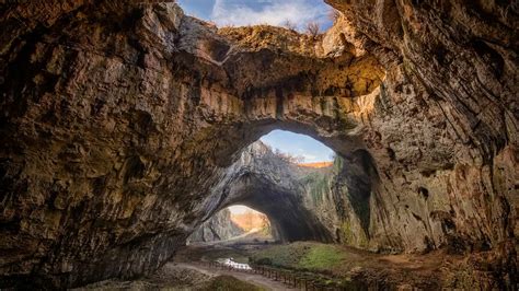 Devetashka Cave – Bing Wallpaper Download