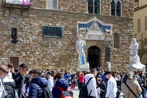 Palazzo Vecchio, David Statue Replica, Florence Editorial Stock Image ...