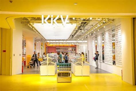 购物中心主力店“新爆款”：现象级人气品牌KKV霸屏黄金位置 - 每日头条