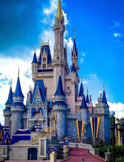 Walt Disney World Resort The Cinderella Castle | Disney world ...