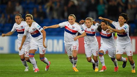 Lyon 0-0 PSG (AET, 7-6 on pens): Tale of two goalkeepers as Lyon retain ...