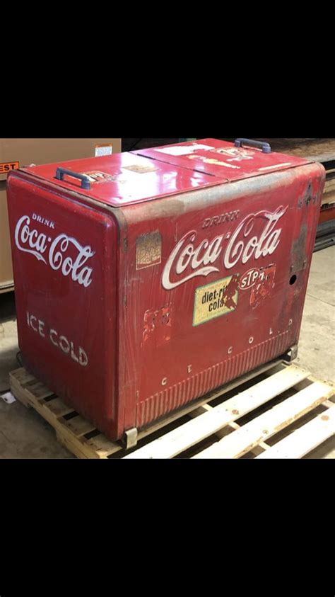 Vintage Drink Coca Cola machine | Collectors Weekly