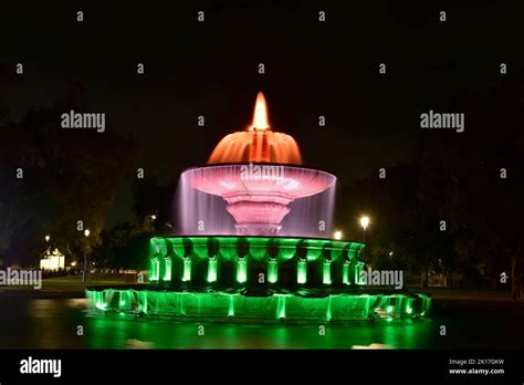 Night view of sansad bhavan fountain Stock Photo - Alamy