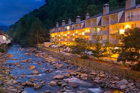 Your Smoky Mountain Getaway Starts Here | Why Gatlinburg, TN