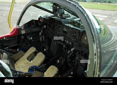 English Electric Lightning T5 Cockpit Stock Photo - Alamy