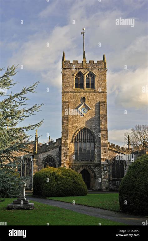 Kendal parish church hi-res stock photography and images - Alamy