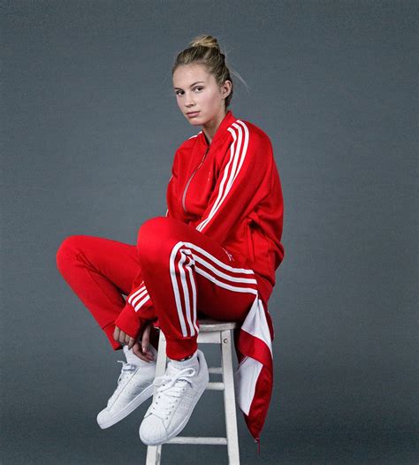 Red Adidas Outfit, All Red Adidas, Outfits Adidas, Look Adidas, Mode Outfits, Jacket Outfits ...