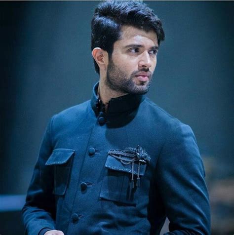 Vijay Devarakonda Wiki, Age, Family, Movies, HD Photos, Biography, and ...